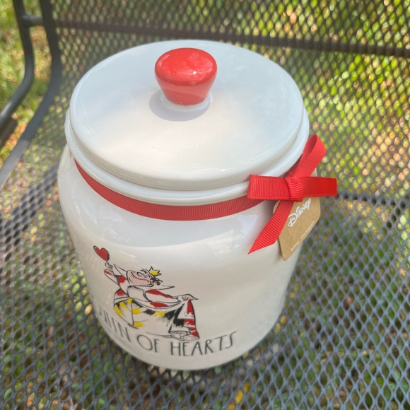 Rae Dunn Alice in Wonderland “Queen of Hearts” Cookie Jar - Picture 2 of 3
